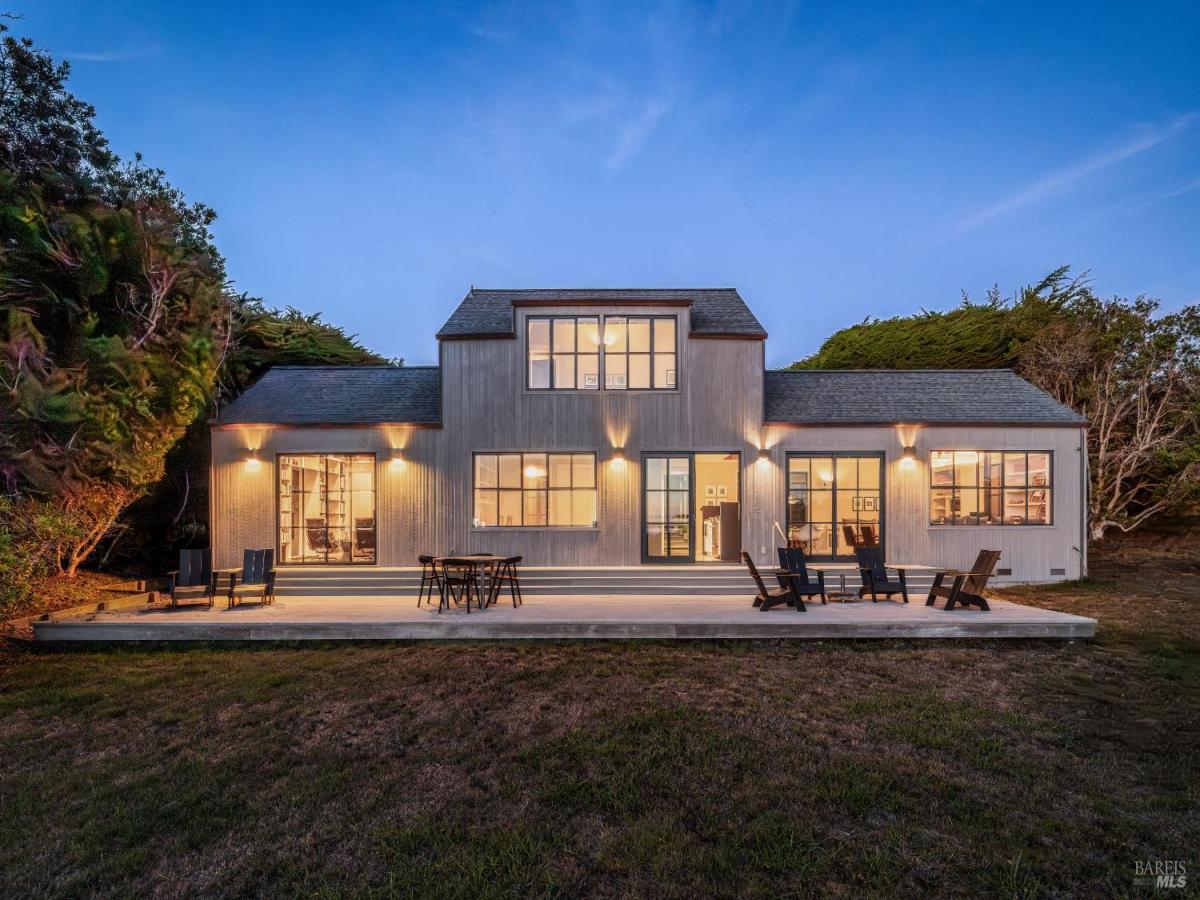 MLS #325100389 img 0