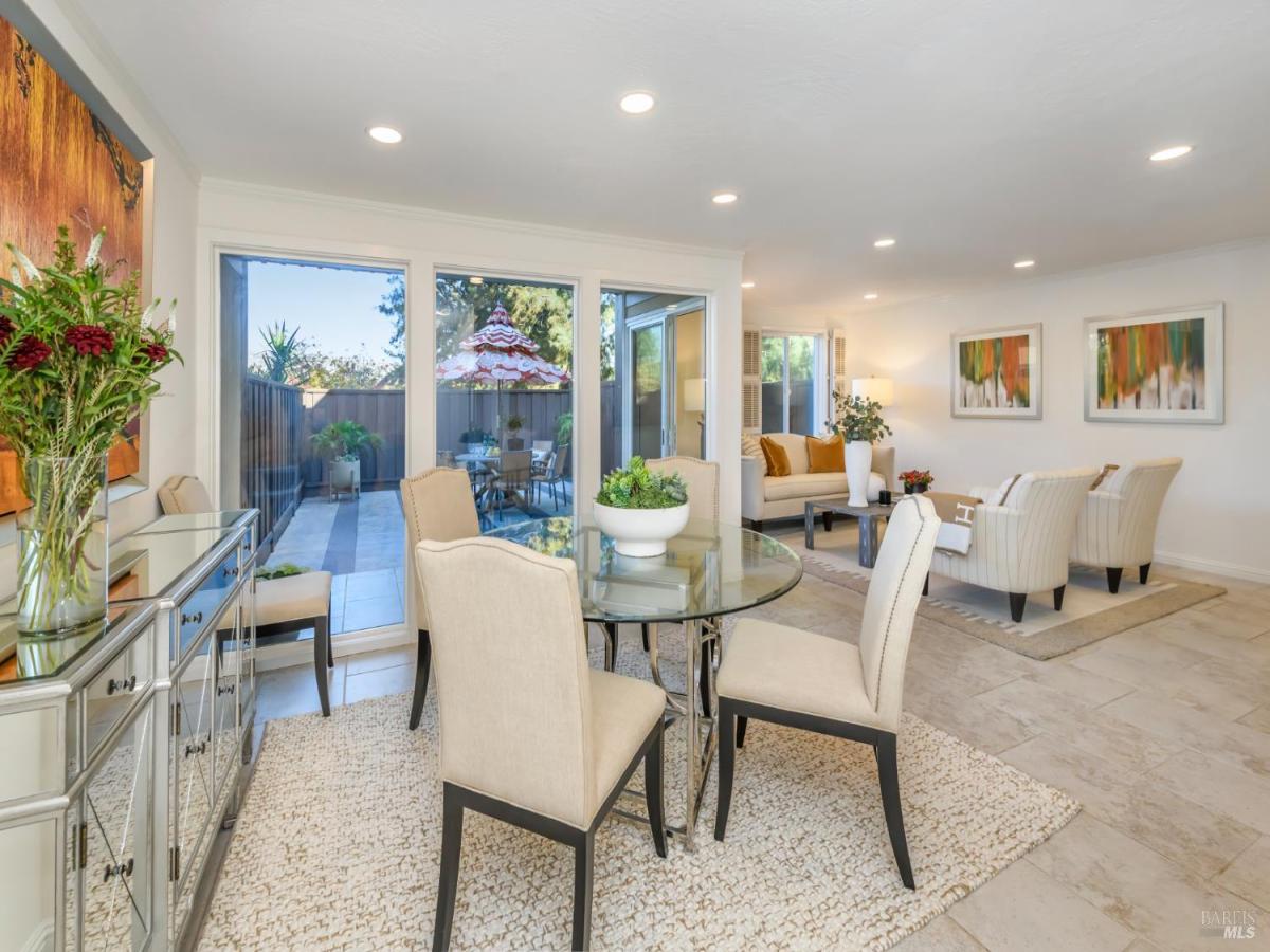 MLS #325100403 img 0