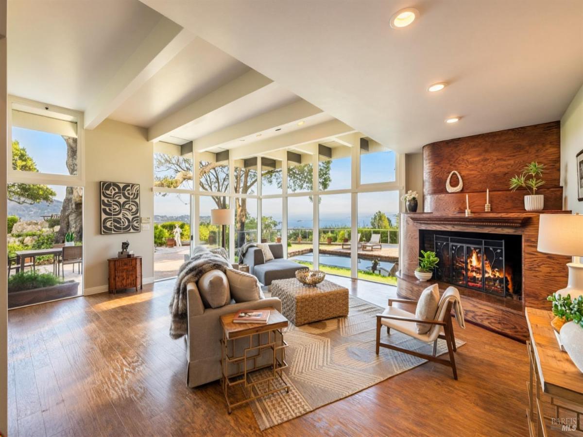 MLS #325100540 img 0