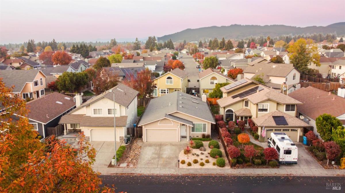 MLS #325100713 img 0