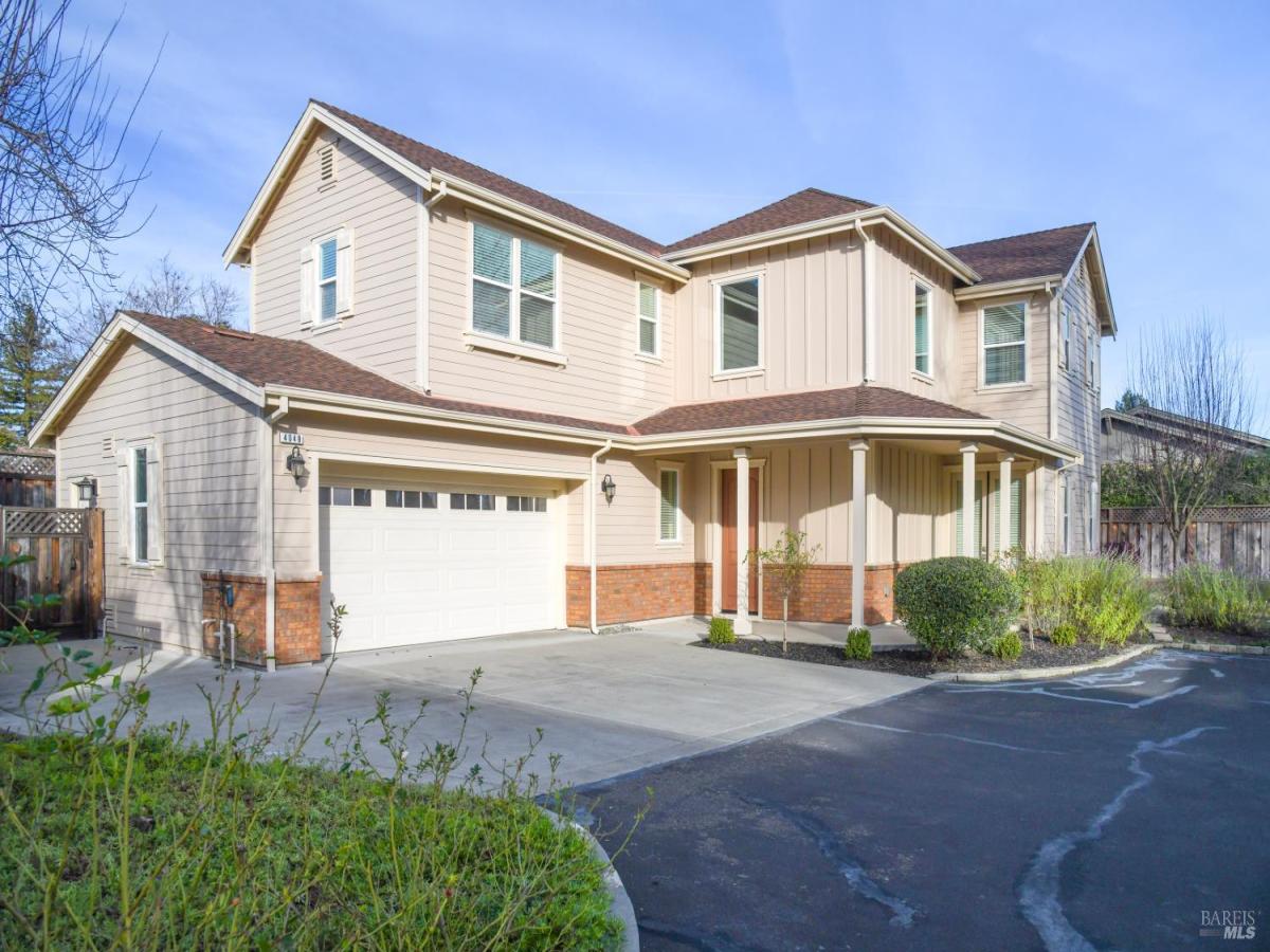 MLS #325100836 img 0