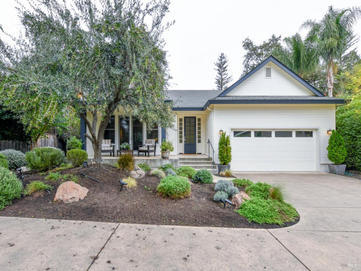 MLS #325100856 img 0