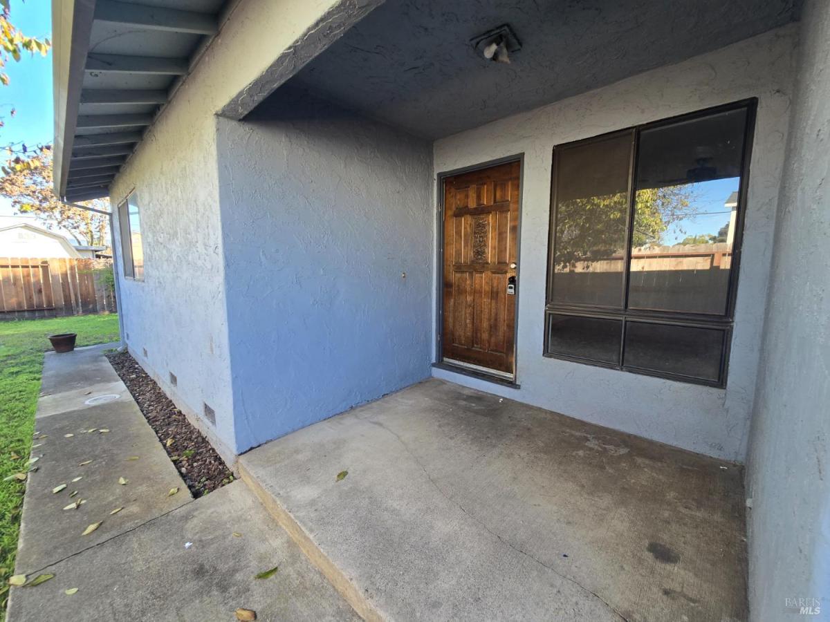 MLS #325100974 img 0