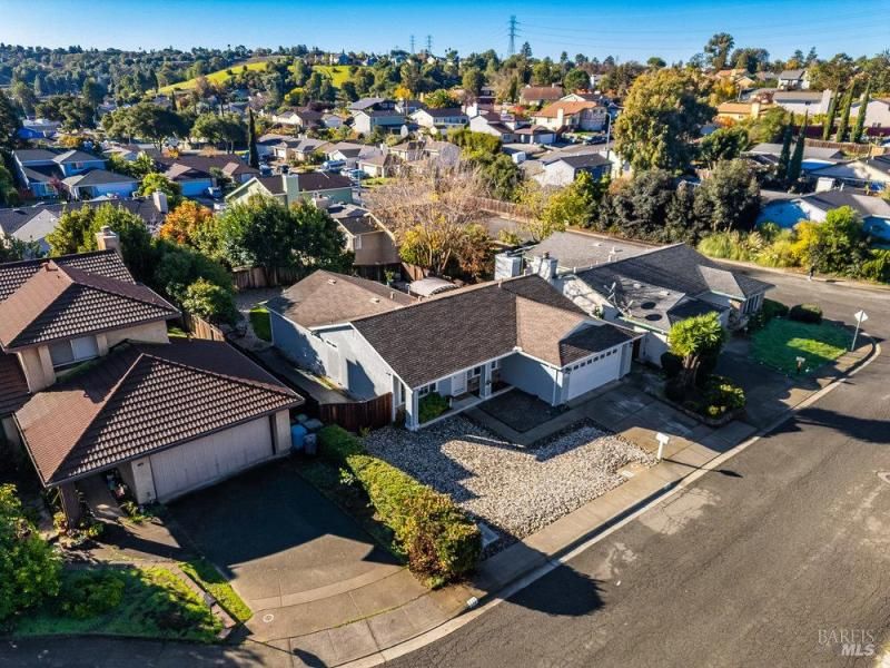 MLS #325101018 img 0