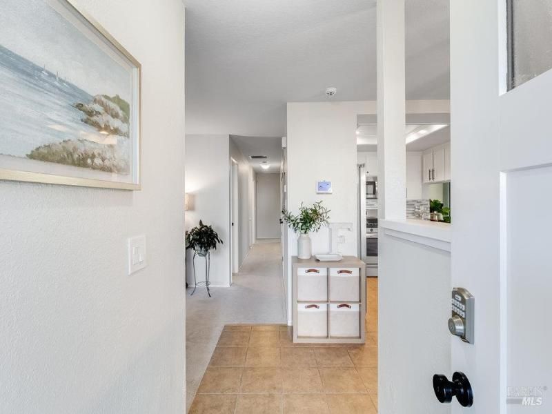 MLS #325101018 img 0