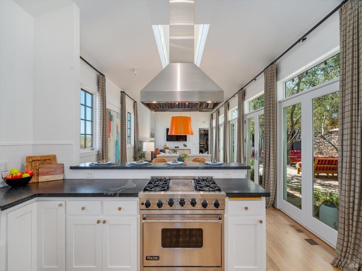 MLS #325101019 img 0