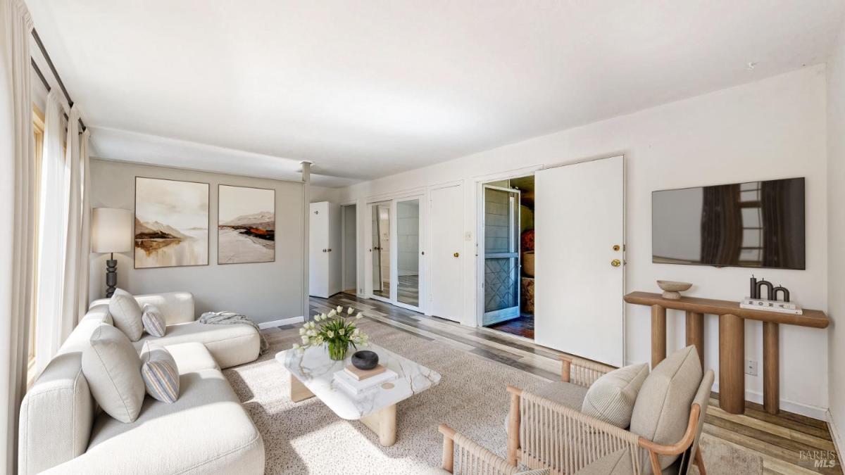 MLS #325101112 img 0