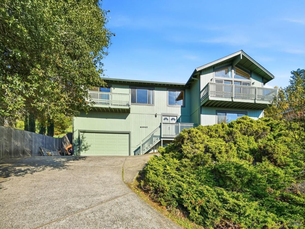 MLS #325101531 img 0