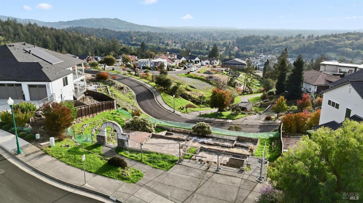 MLS #325101964 img 0