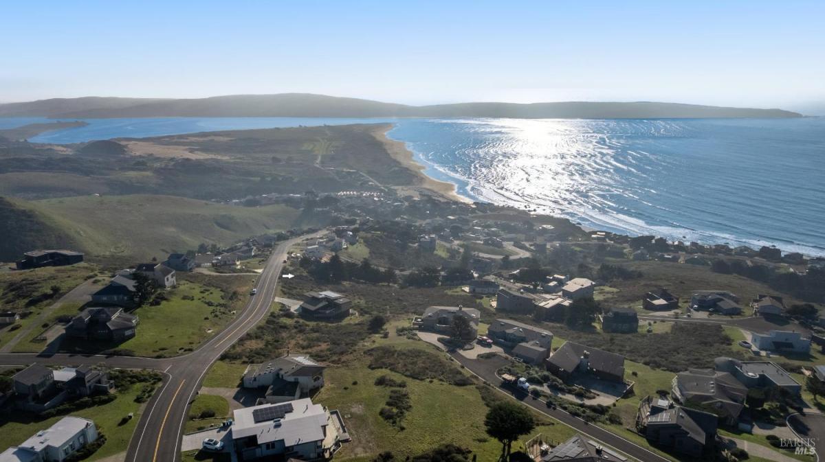 MLS #325101981 img 0