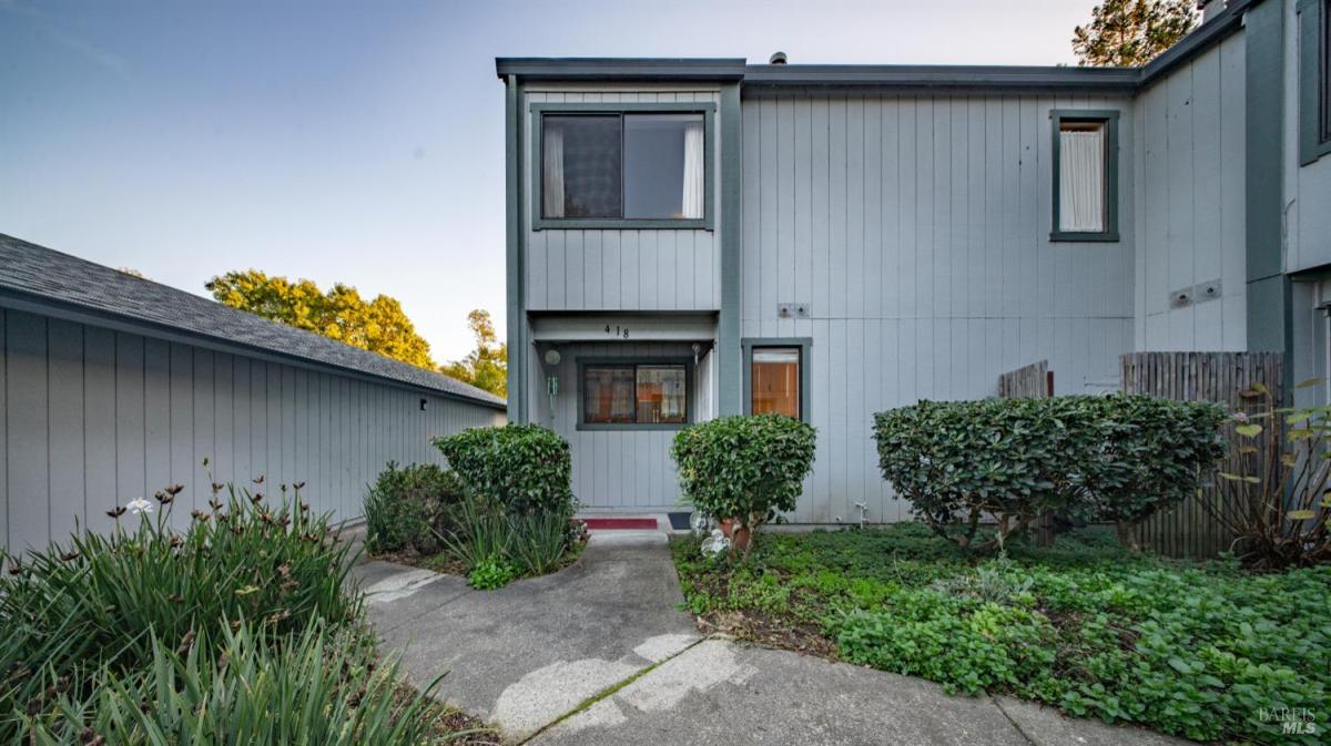 MLS #325102078 img 0