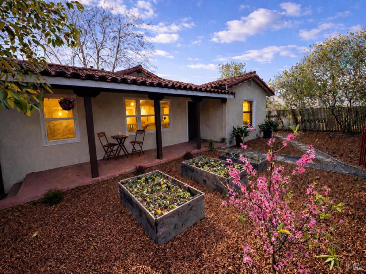 MLS #325102091 img 0