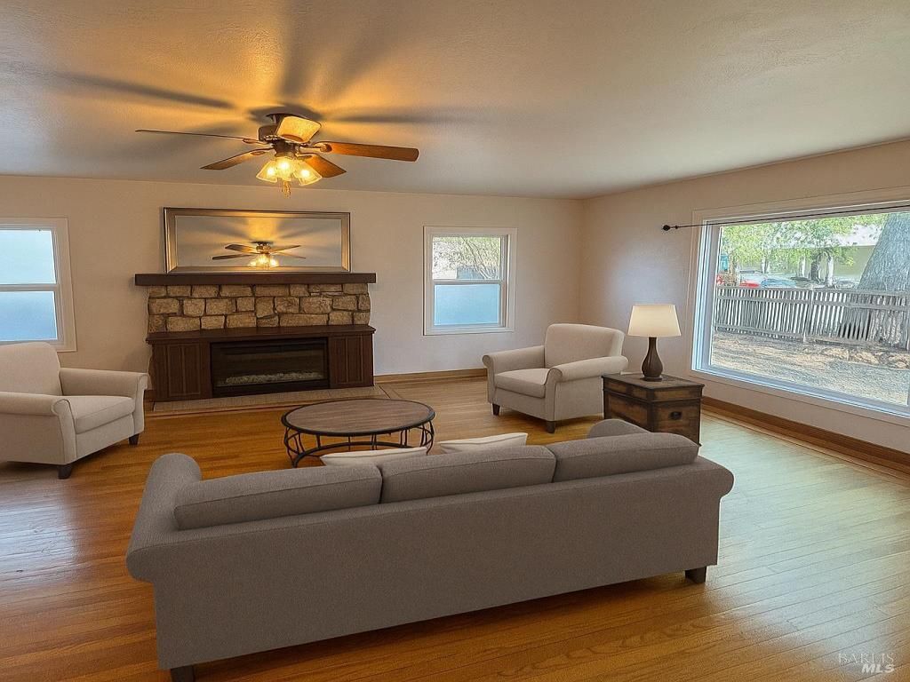 MLS #325102091 img 0