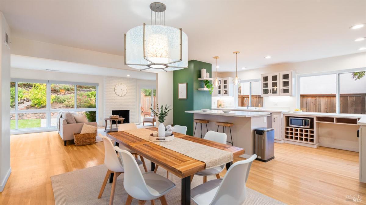 MLS #325102106 img 0