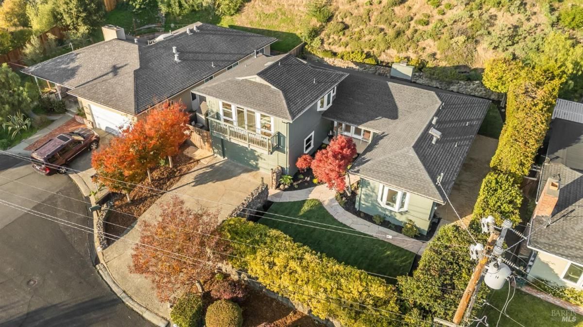 MLS #325102201 img 0