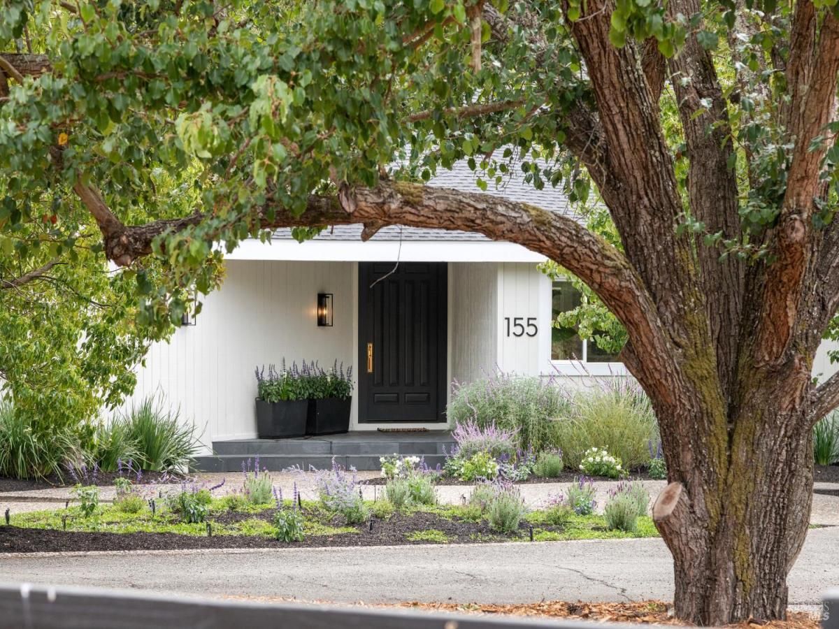 MLS #325102306 img 0