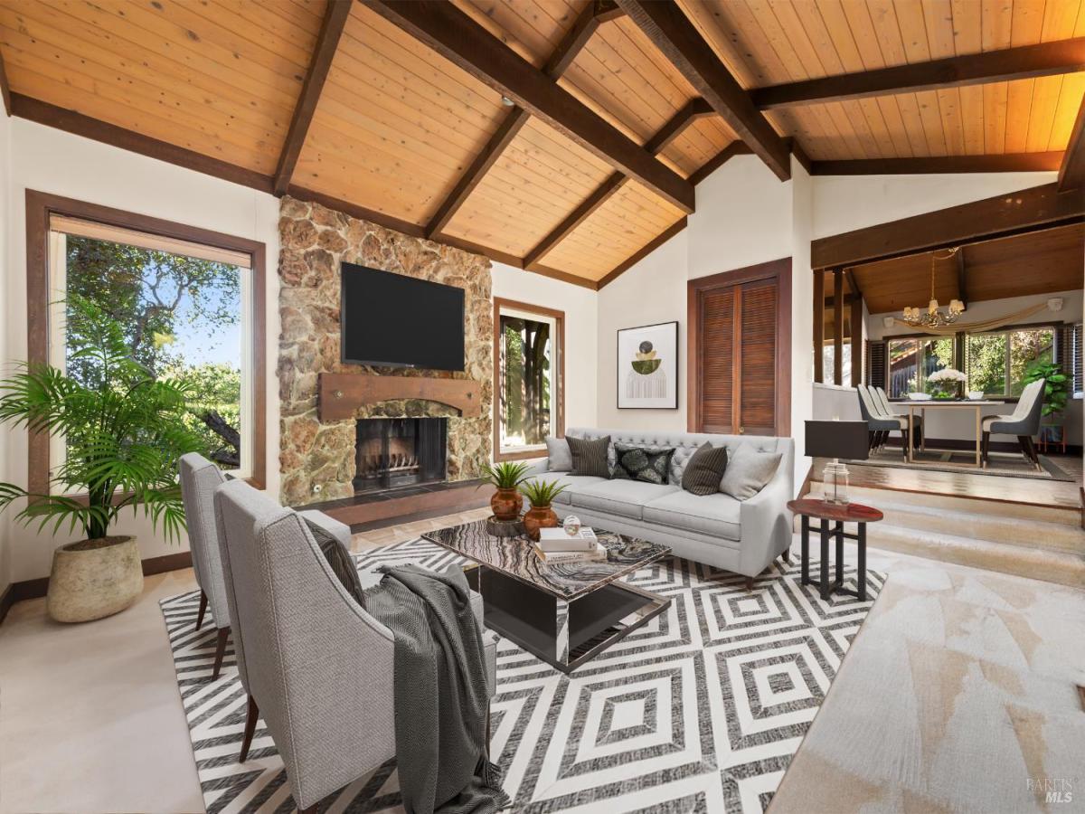 MLS #325102704 img 0