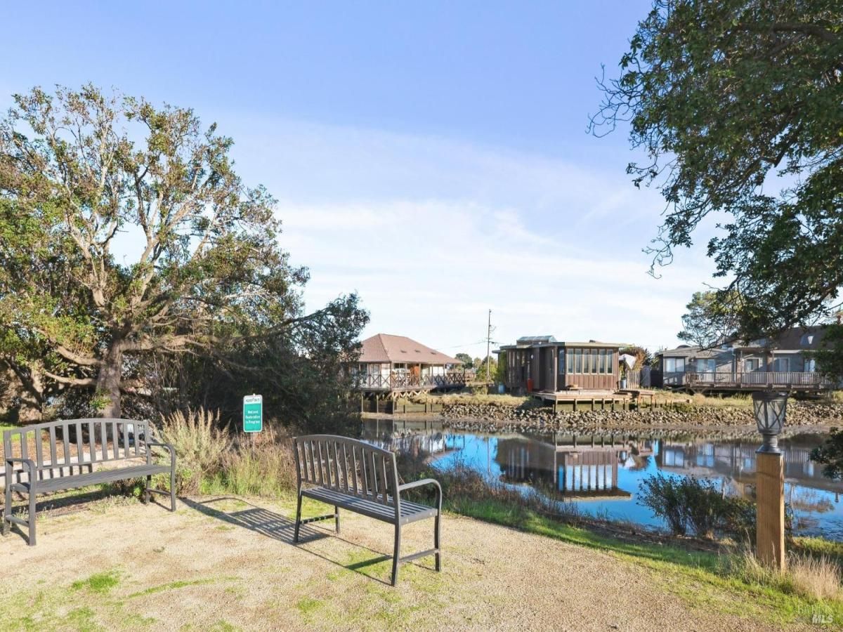 MLS #325102773 img 0