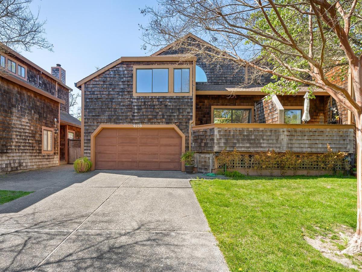 MLS #325102815 img 0