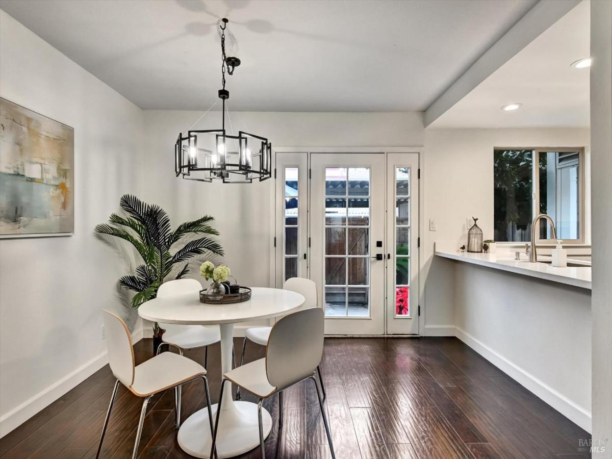 MLS #325102833 img 0