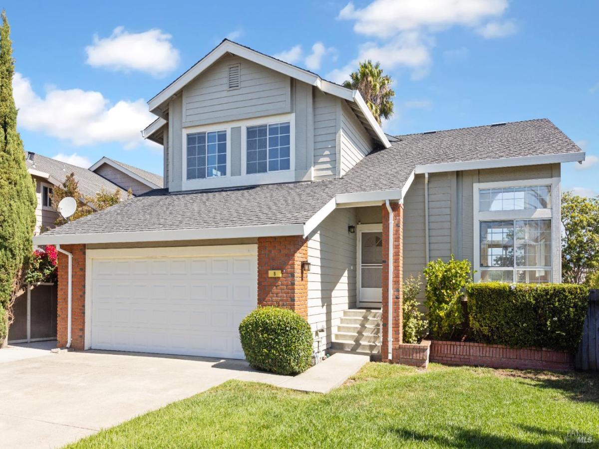 MLS #325102878 img 0