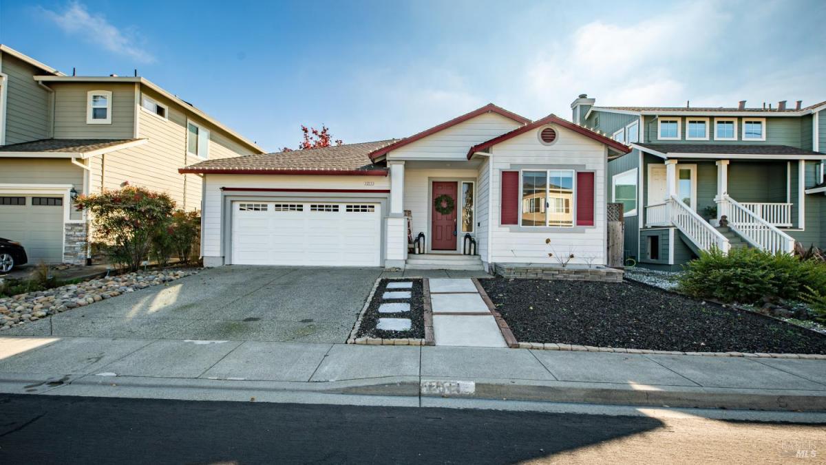 MLS #325102898 img 0