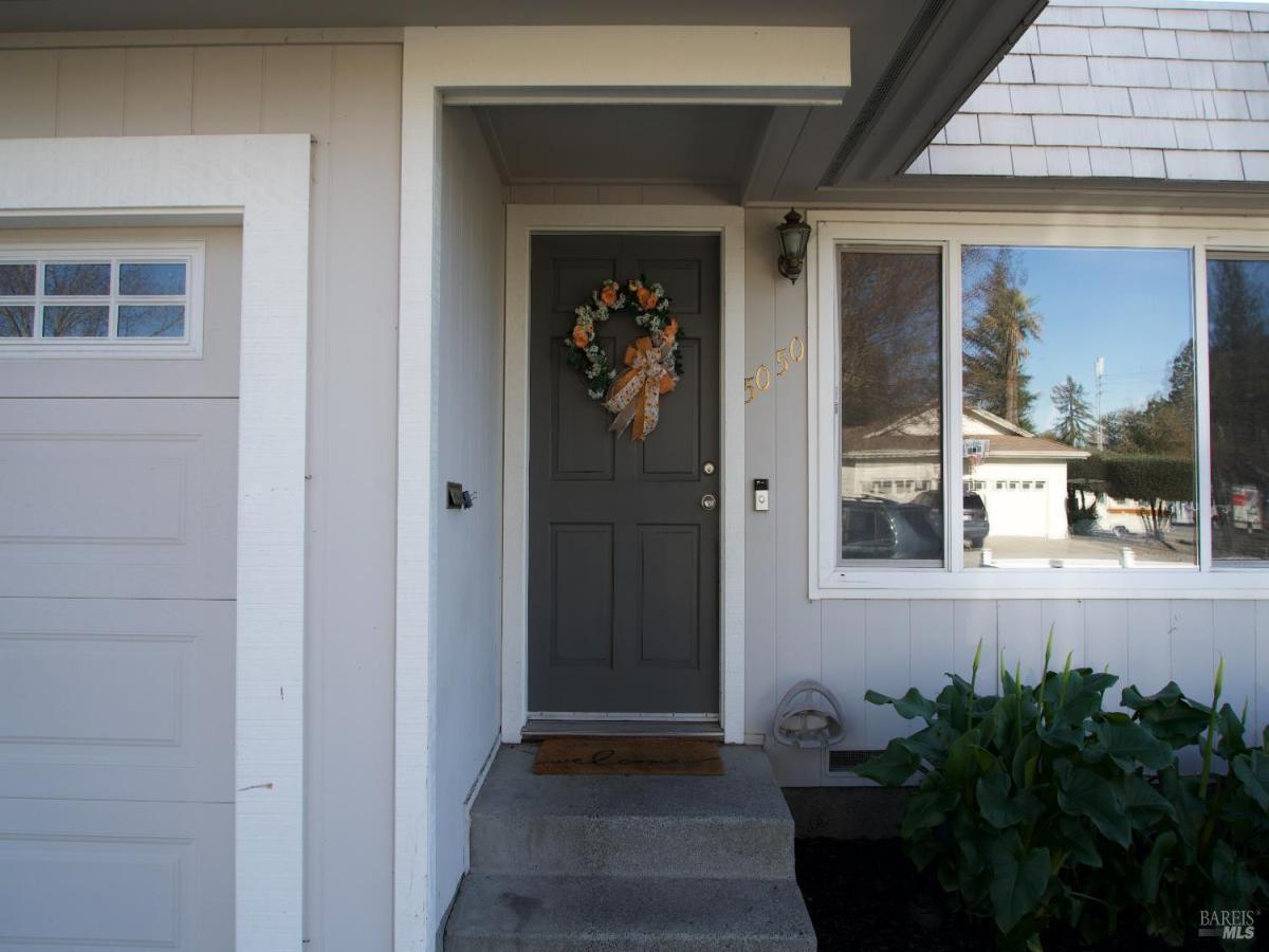 MLS #325103089 img 0