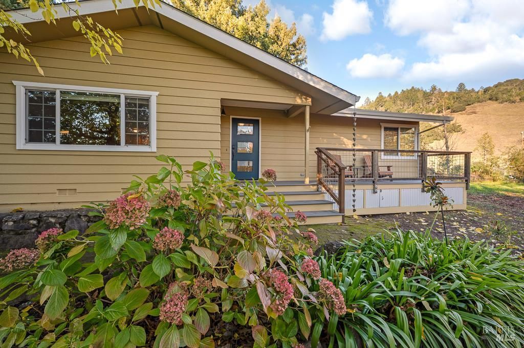 MLS #325103307 img 0