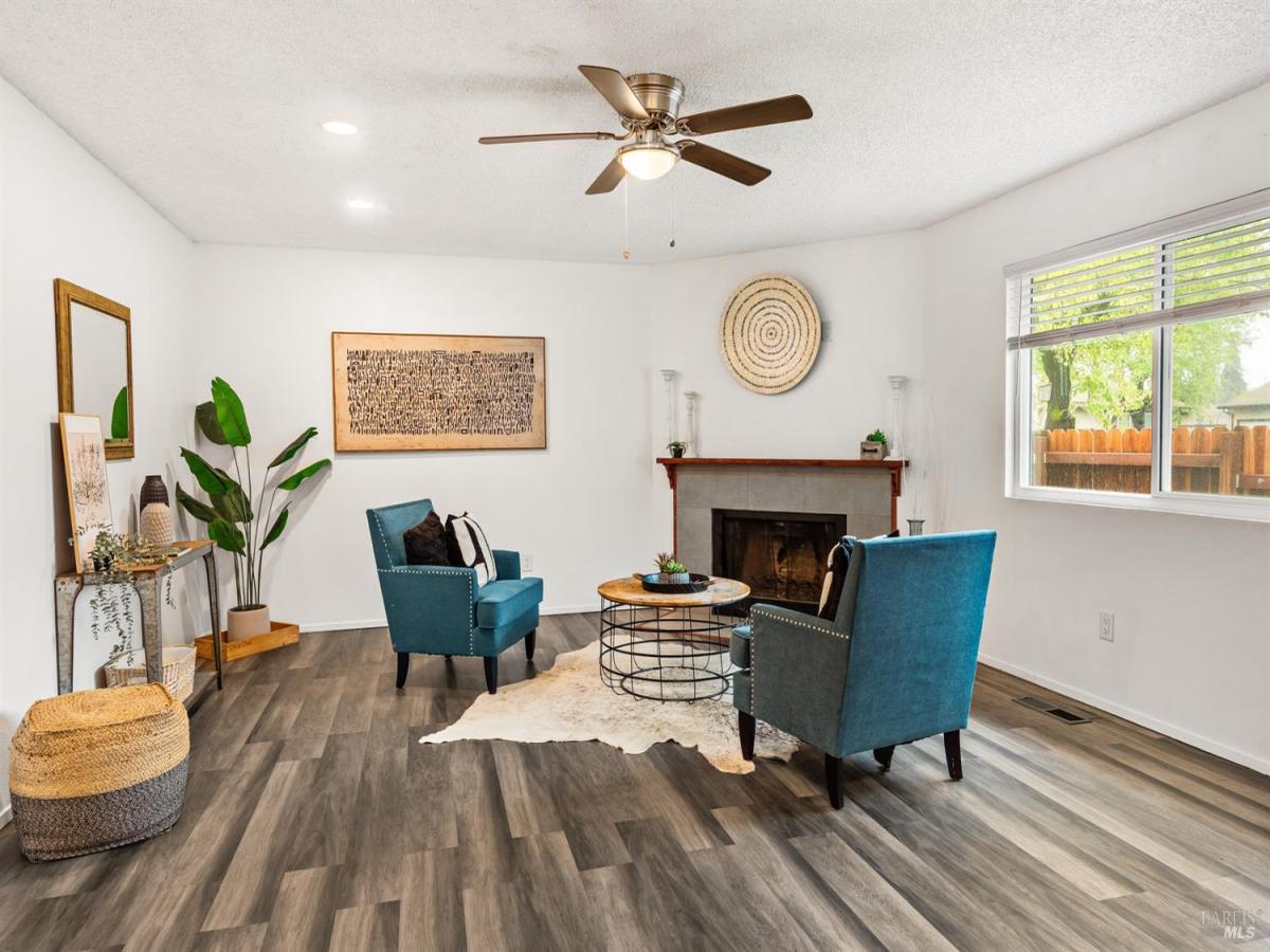 MLS #325103377 img 0