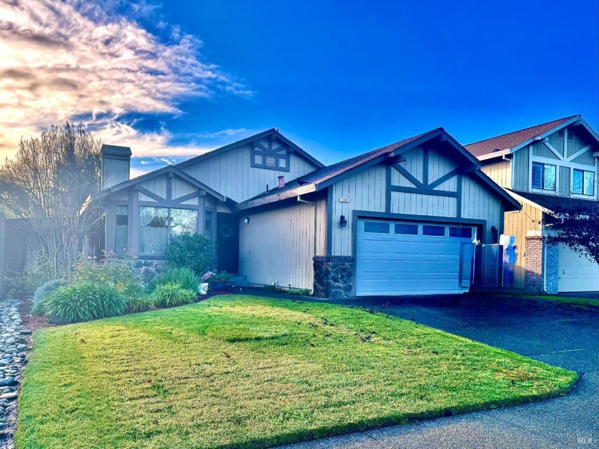 MLS #325103649 img 0