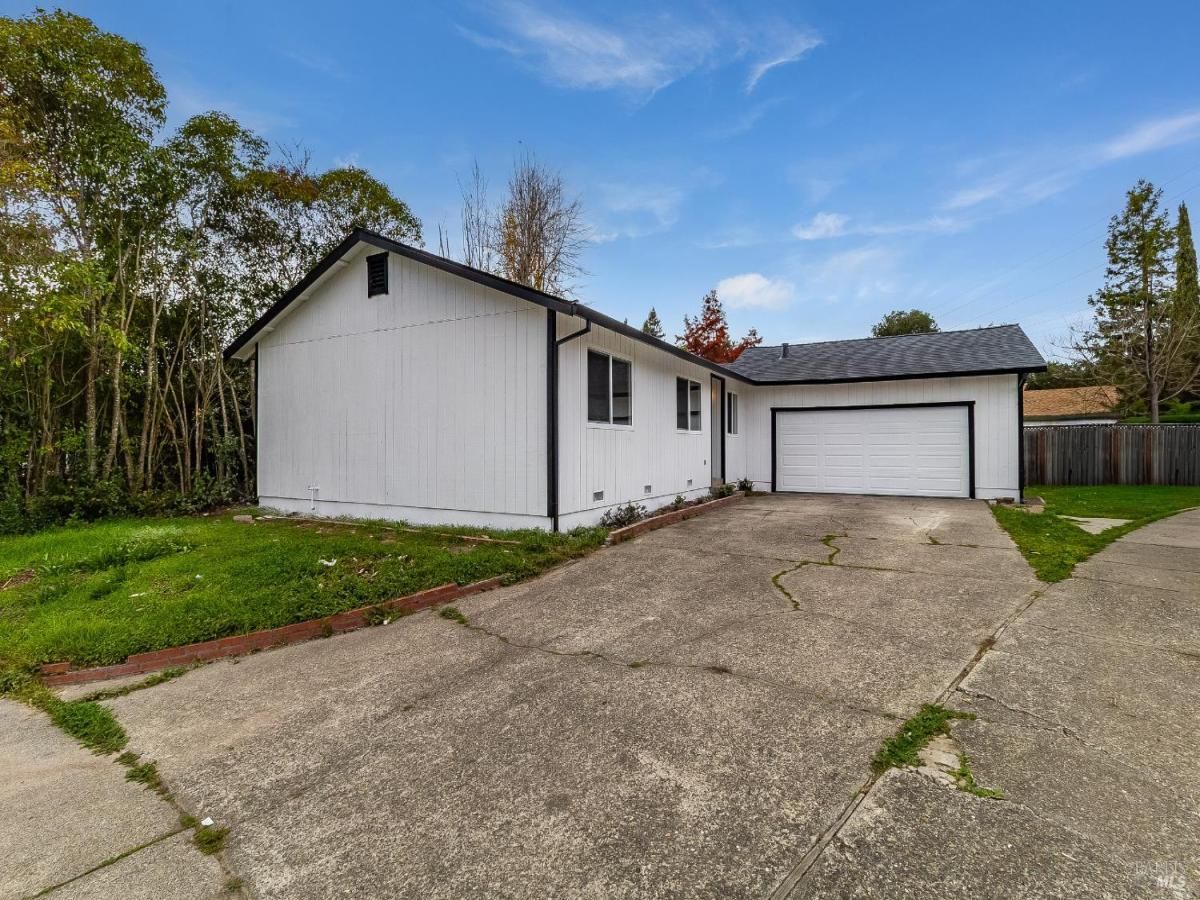 MLS #325103706 img 0