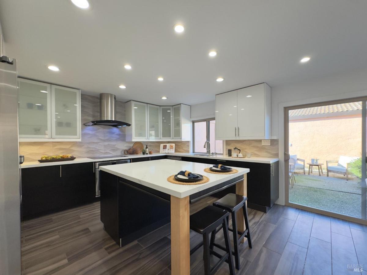 MLS #325103990 img 0