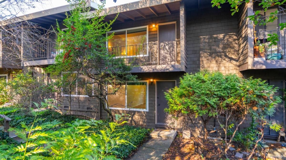 MLS #325104027 img 0