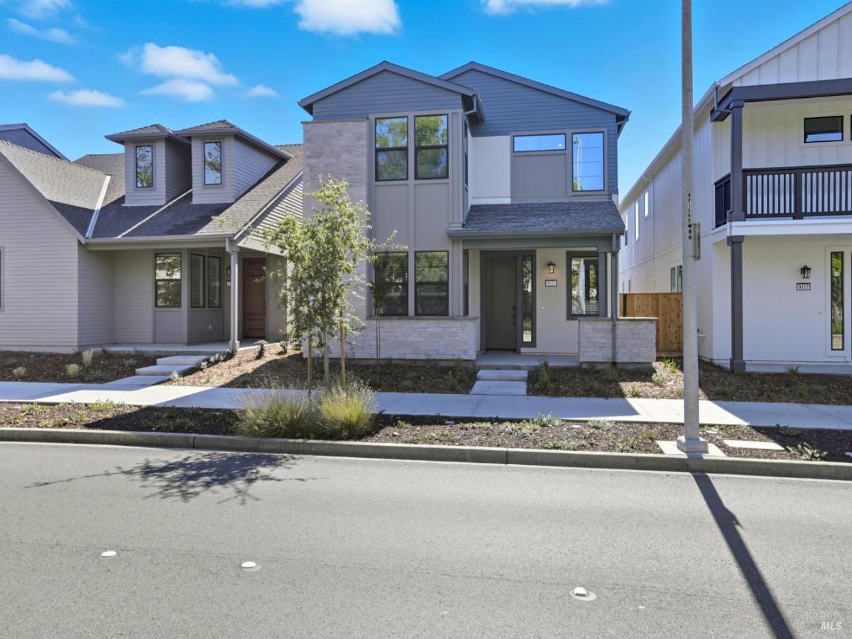 MLS #325104164 img 0