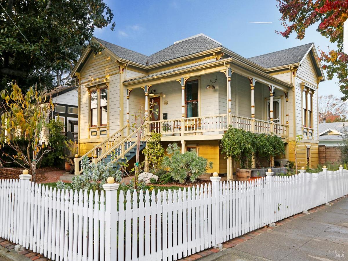 MLS #325104381 img 0