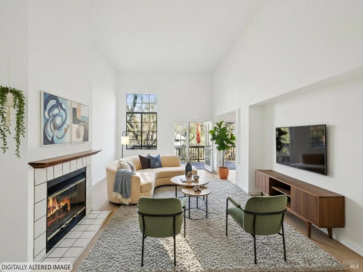 MLS #325104544 img 0