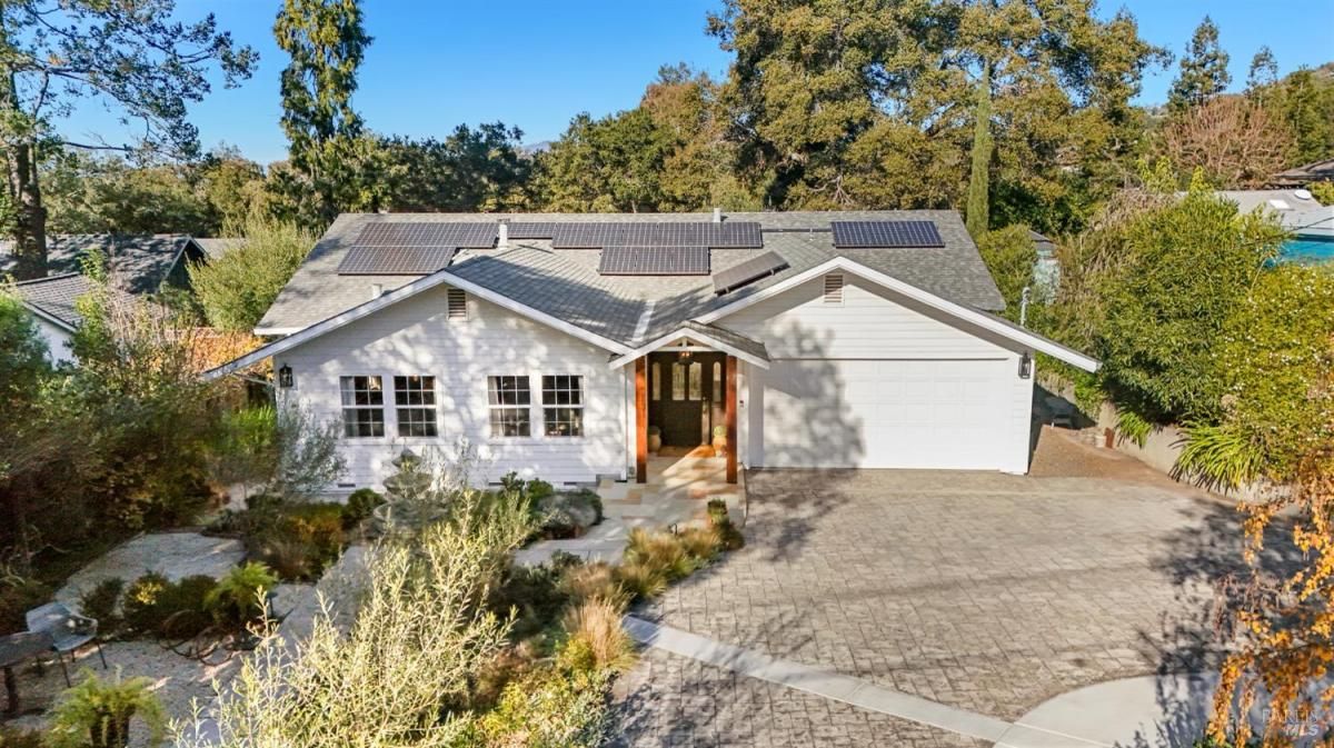 MLS #325104546 img 0