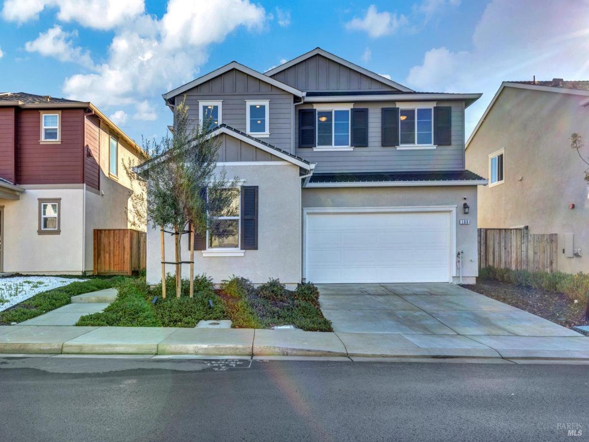 MLS #325104654 img 0