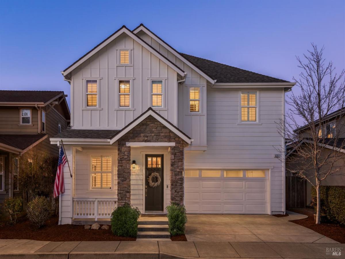 MLS #325104670 img 0