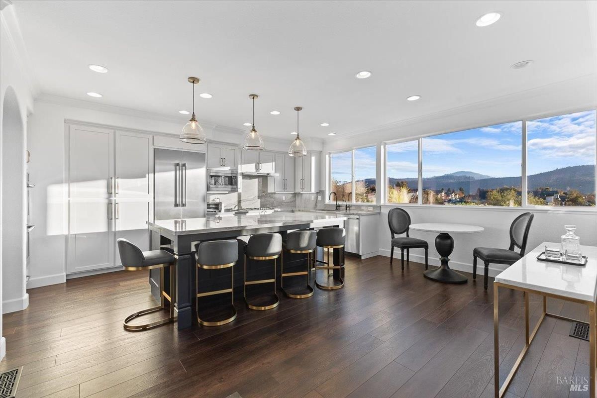 MLS #326000020 img 0