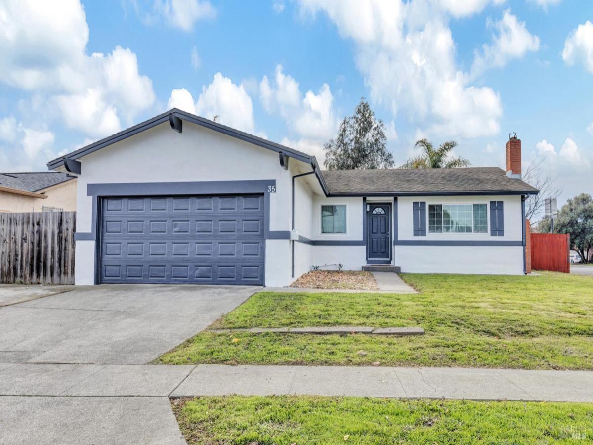 MLS #326000021 img 0