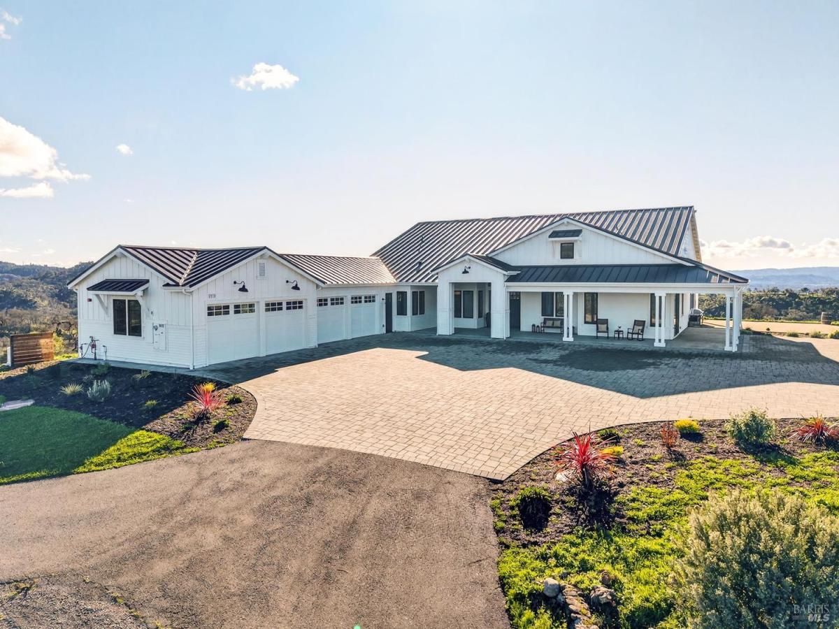 MLS #326000256 img 0