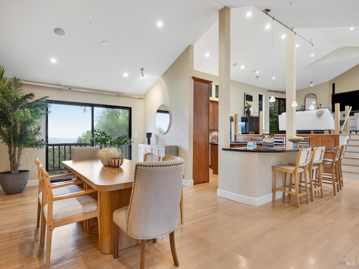 MLS #326000525 img 0