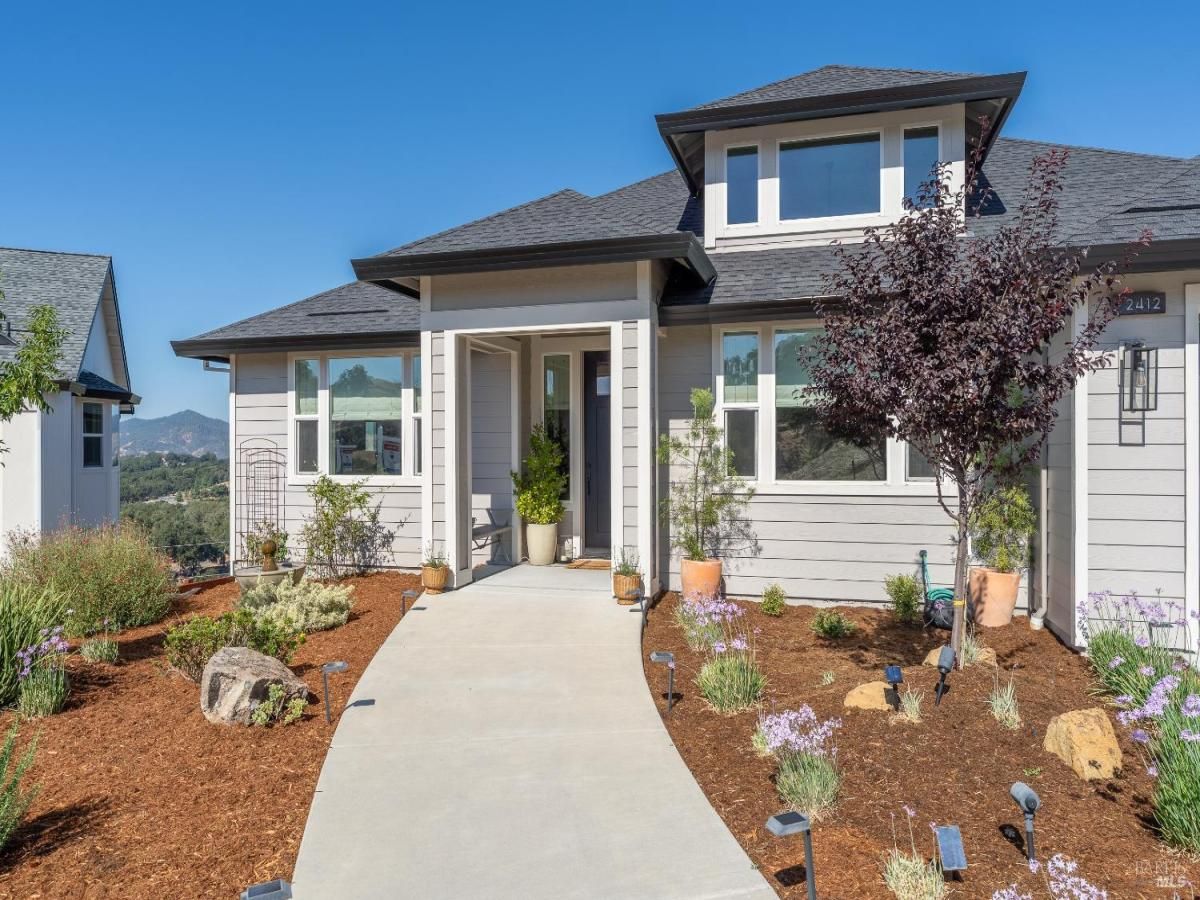 MLS #326000551 img 0