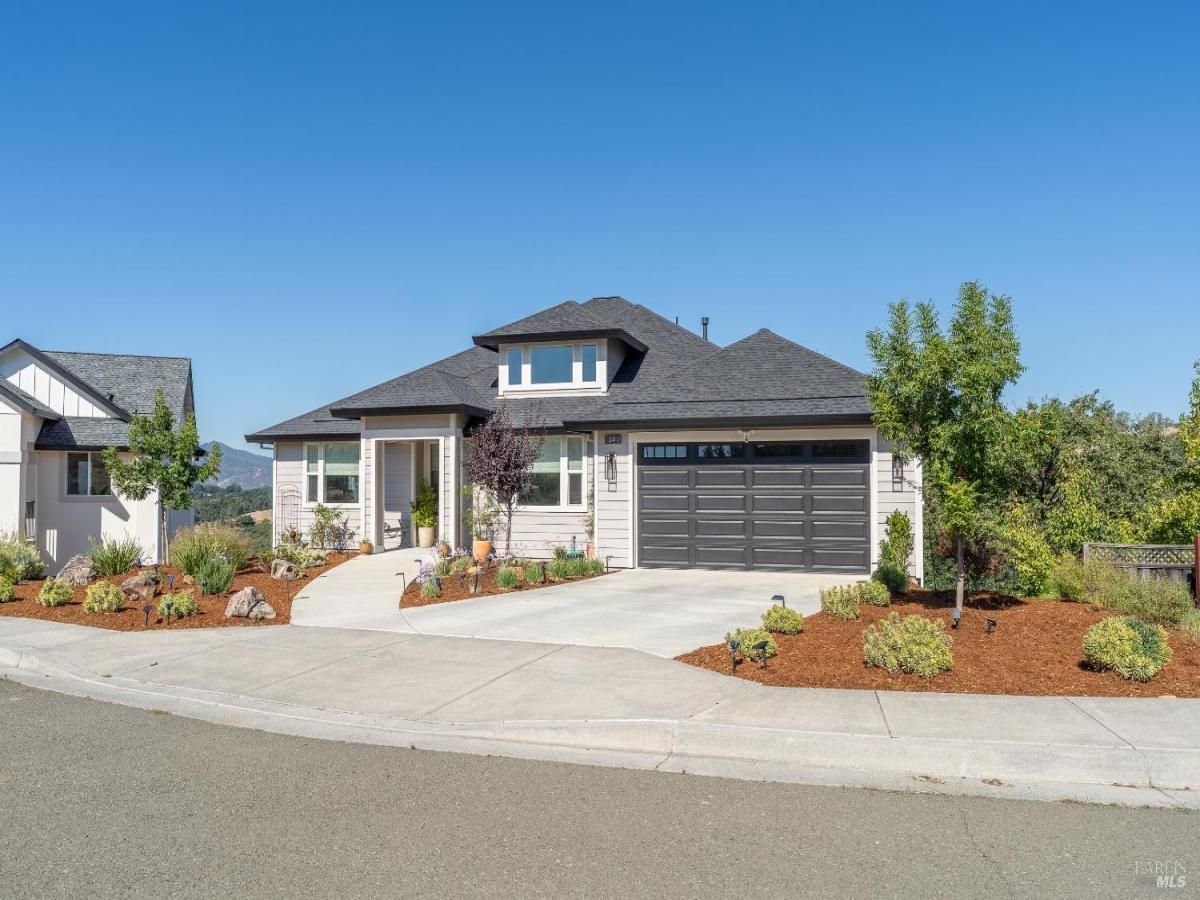 MLS #326000551 img 0