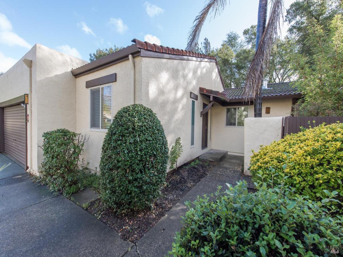 MLS #326000661 img 0