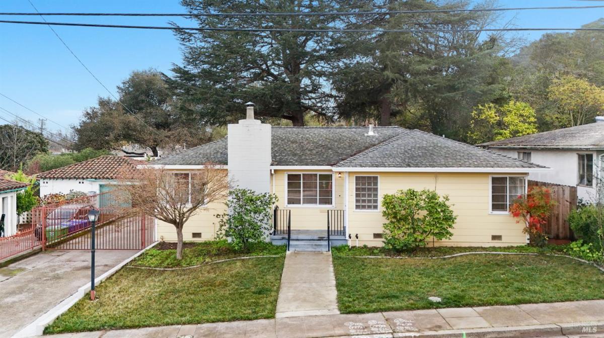 MLS #326000815 img 0