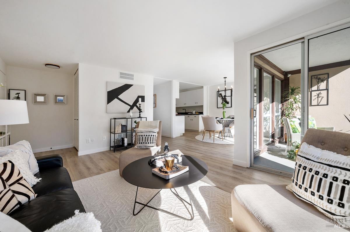 MLS #326000833 img 0