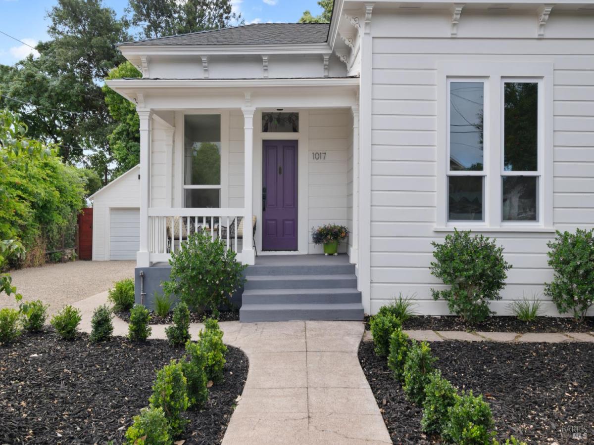 MLS #326000923 img 0