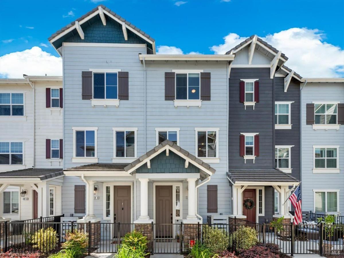 MLS #326000941 img 0